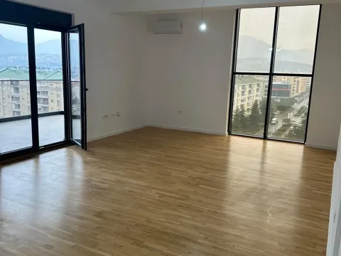 Rent, office space, 269m², Stari Aerodrom, Podgorica - image 4