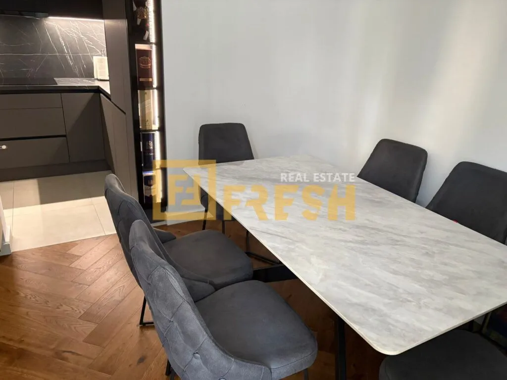 Prodaja, jednosoban stan, 69m², Tivat, Crna Gora