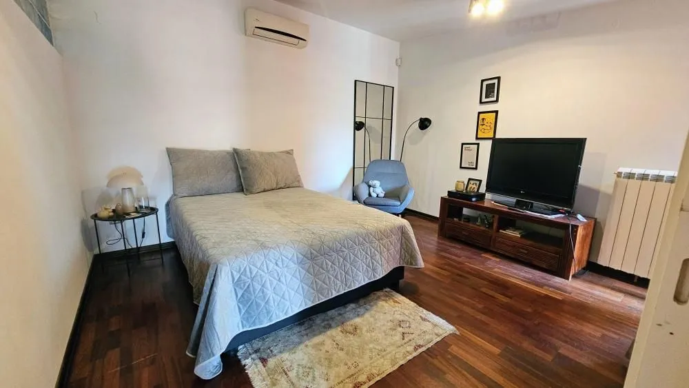 Izdavanje, kuća, 180m², Kalenić Pijaca, Vračar Sve Podlokacije