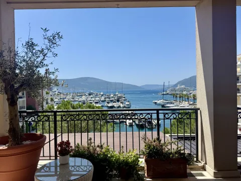 Izdavanje, četvorosoban stan, 228m², Porto Montenegro, Tivat - image 29