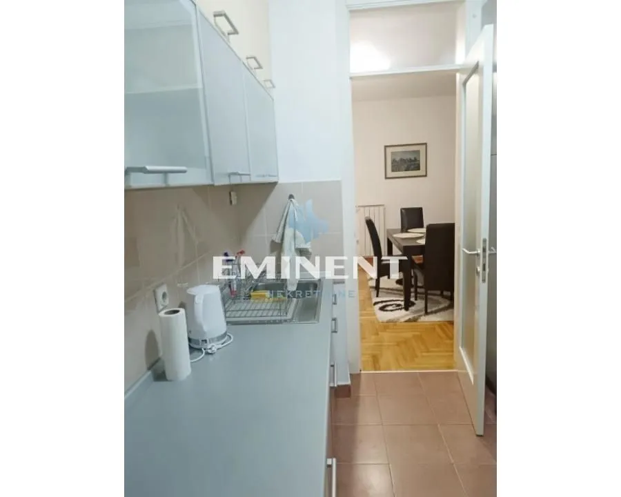 Izdavanje, dvosoban stan, 67m², Novi Beograd Blok 22, Novi Beograd Sve Podlokacije