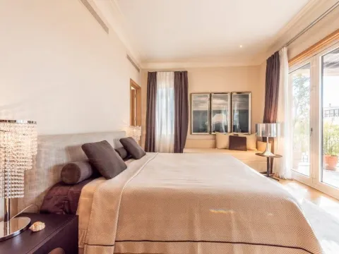 Izdavanje, trosoban stan, 258m², Porto Montenegro, Tivat - image 11