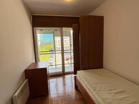 Izdavanje, dvosoban stan, 60m², City Kvart, Podgorica - image 9