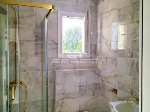 Sale, house, 109m², Borča 1, Borča Sve Podlokacije - image 9