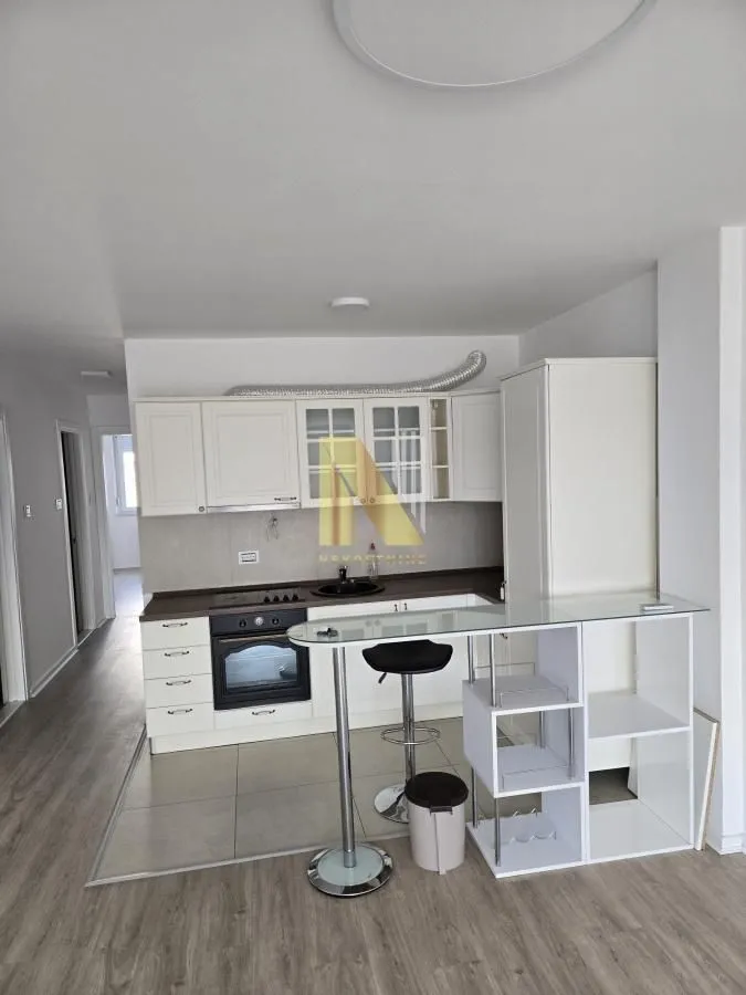 Rent, office space, 104m², Novi Sad, Srbija