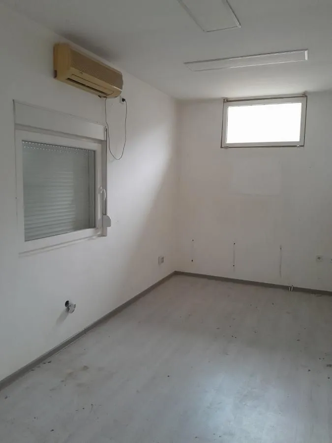 Rent, office space, 280m², Niš, Srbija