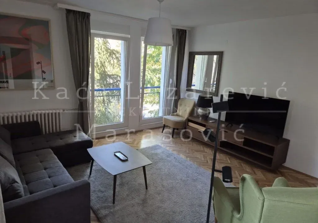 Izdavanje, trosoban stan, 72m², Vračar Sve Podlokacije, Beograd