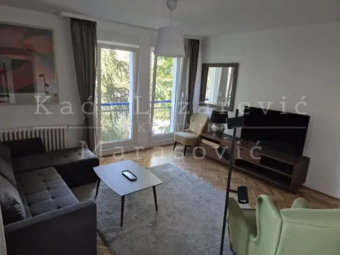 Izdavanje, trosoban stan, 72m², Vračar Sve Podlokacije, Beograd
