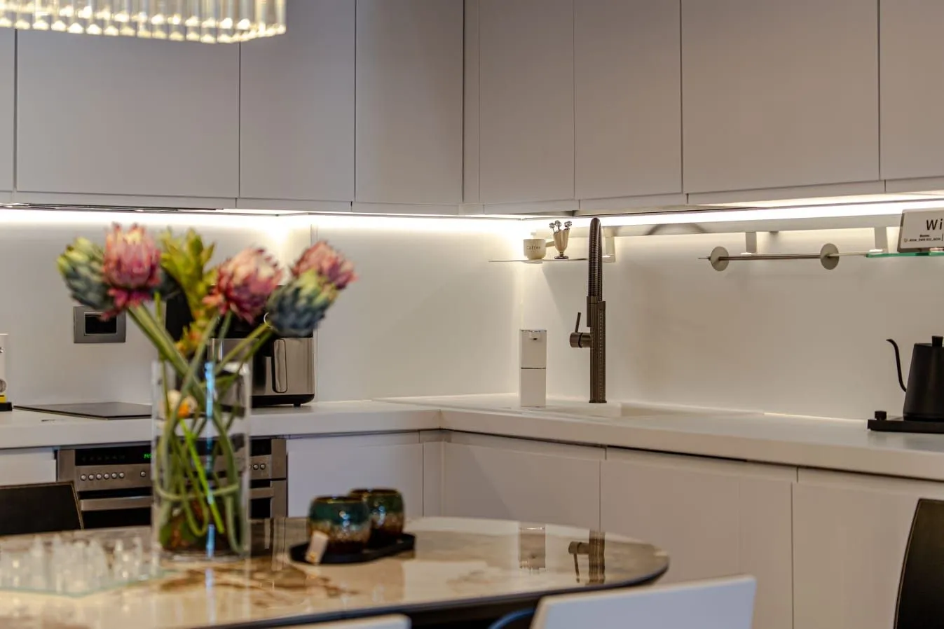 Prodaja, dvosoban stan, 94m², Centar, Budva