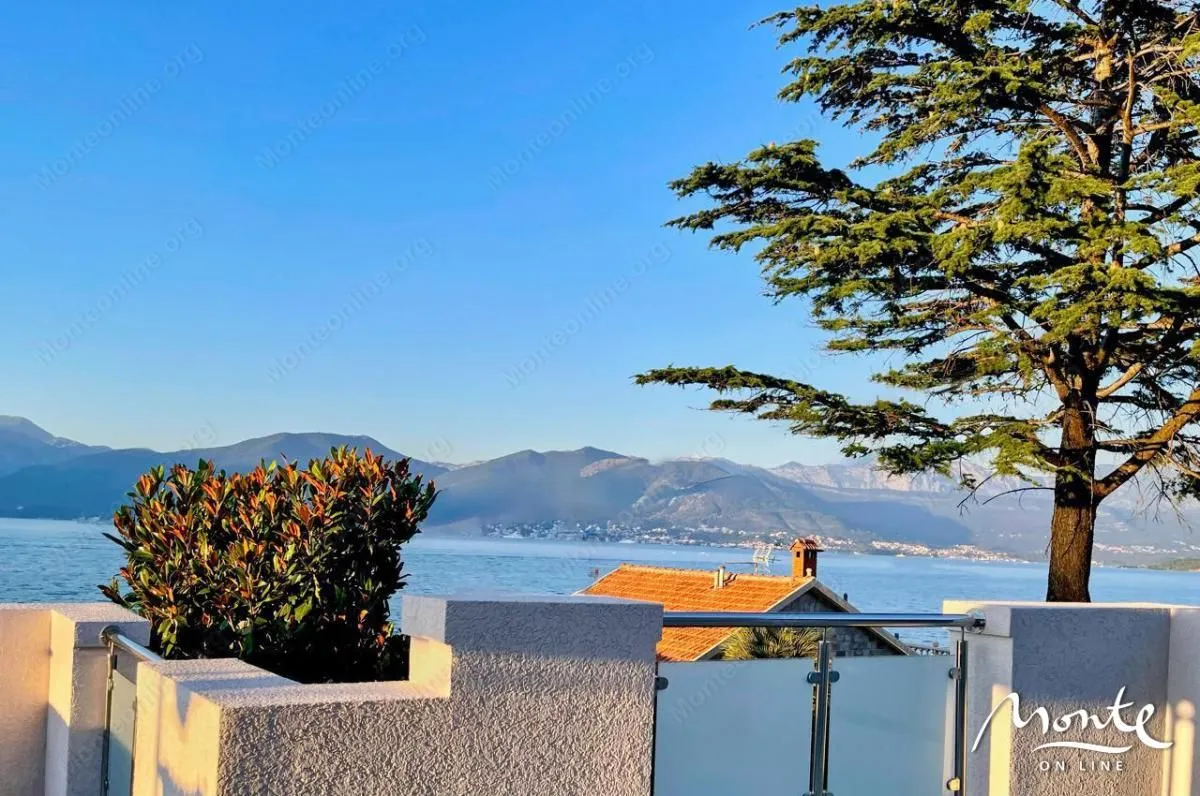 Prodaja, dvosoban stan, 120m², Krašići, Tivat