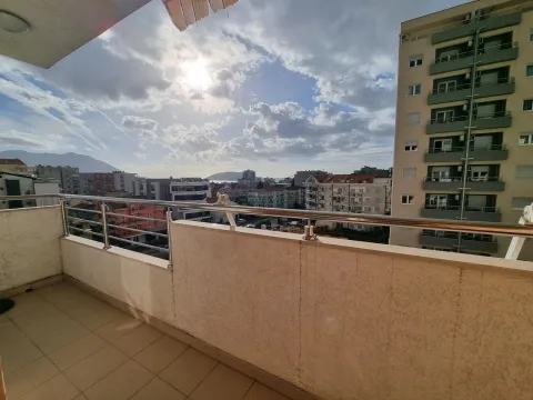 Rent, one bedroom apartment, 44m², Budva, Crna Gora - image 9