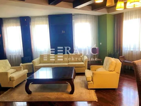 Spacious living room with seating set and coffee table. - image 11