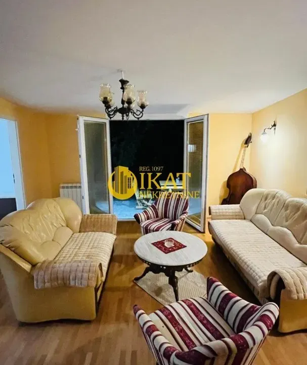 Izdavanje, četvorosoban stan, 80m², Zvezdara Sve Podlokacije, Beograd