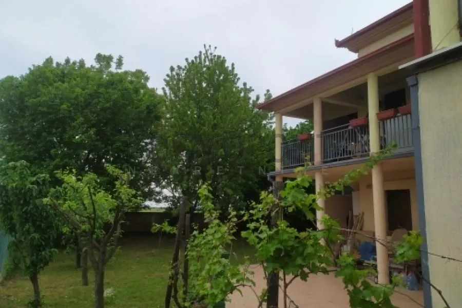 Prodaja, kuća, 389m², Zemun Sve Podlokacije, Beograd