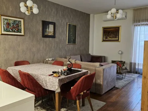 Prodaja, trosoban stan, 89m², Malo Brdo, Podgorica - image 1