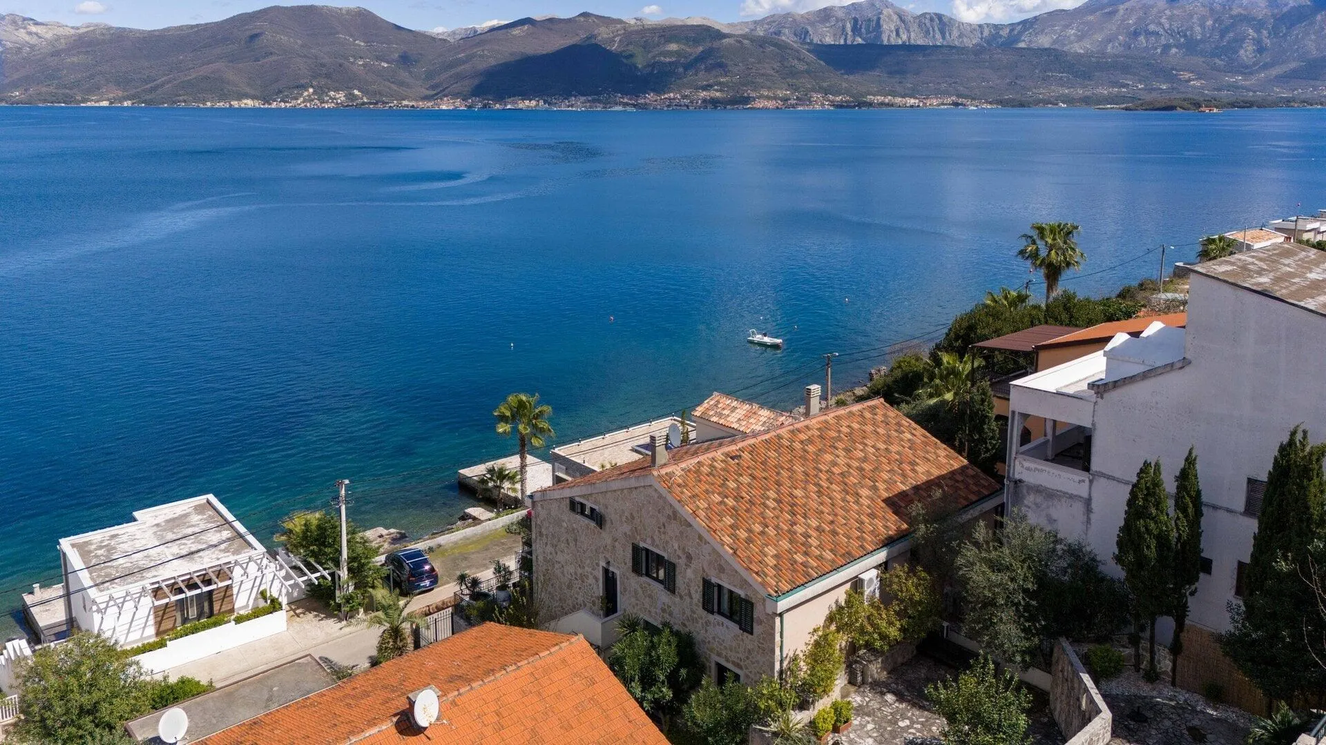 Prodaja, trosoban stan, 122m², Krašići, Tivat