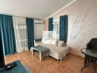 Izdavanje, trosoban stan, 95m², Lazi, Budva - image 5