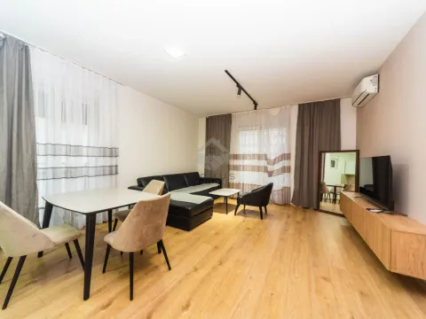 Izdavanje, jednosoban stan, 60m², Stari Aerodrom, Podgorica - image 1