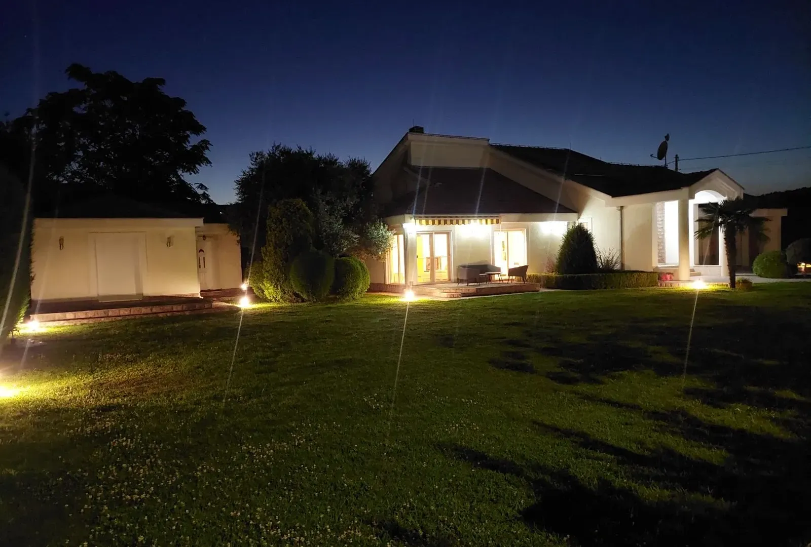 Rent, house, 350m², Donji Kokoti, Podgorica