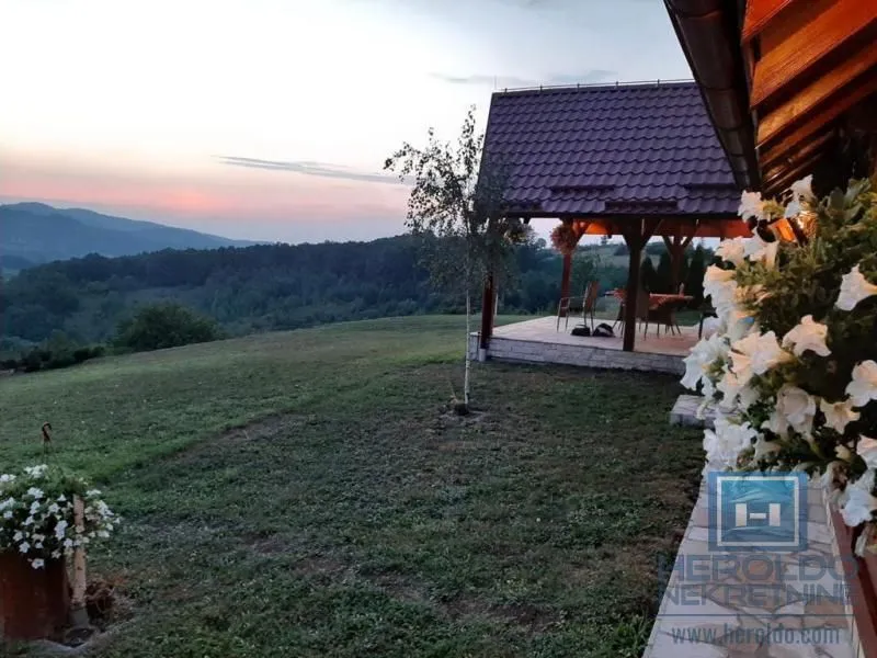 Prodaja, kuća, 228m², Velike Pčelice, Kragujevac