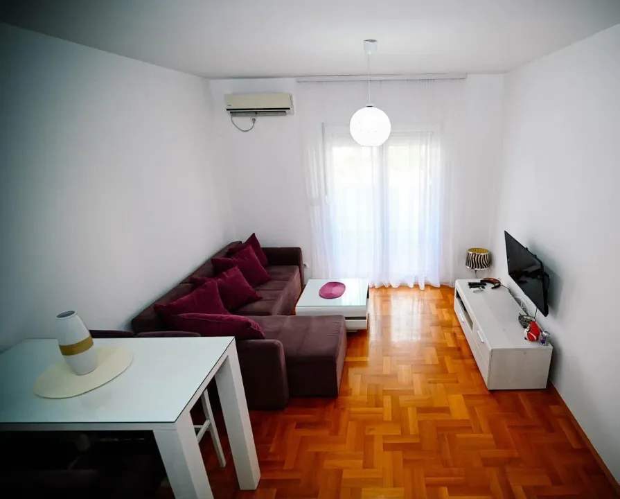 Rent, one bedroom apartment, 45m², Stari Aerodrom, Podgorica
