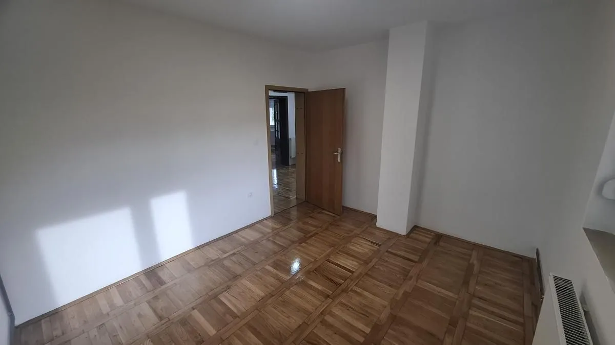 Izdavanje, trosoban stan, 100m², Veternička rampa, Novi Sad Sve Podlokacije