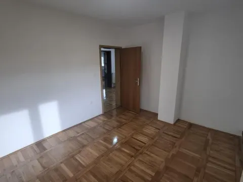 Izdavanje, trosoban stan, 100m², Veternička rampa, Novi Sad Sve Podlokacije - image 9