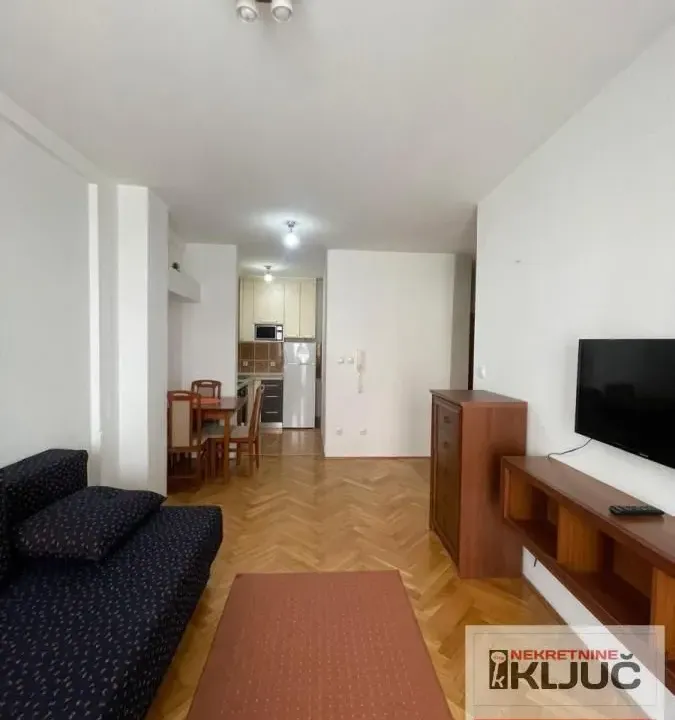 Izdavanje, jednosoban stan, 41m², Nova Detelinara, Novi Sad Sve Podlokacije