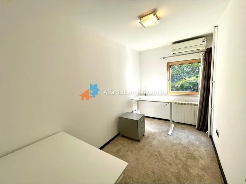 Rent, four bedroom apartment, 87m², Stari Grad, Beograd