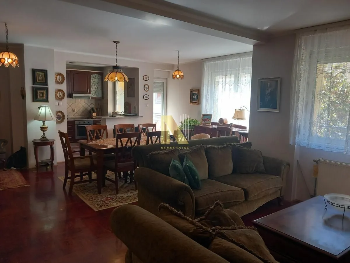 Prodaja, četvorosoban stan, 135m², Grbavica, Novi Sad Sve Podlokacije