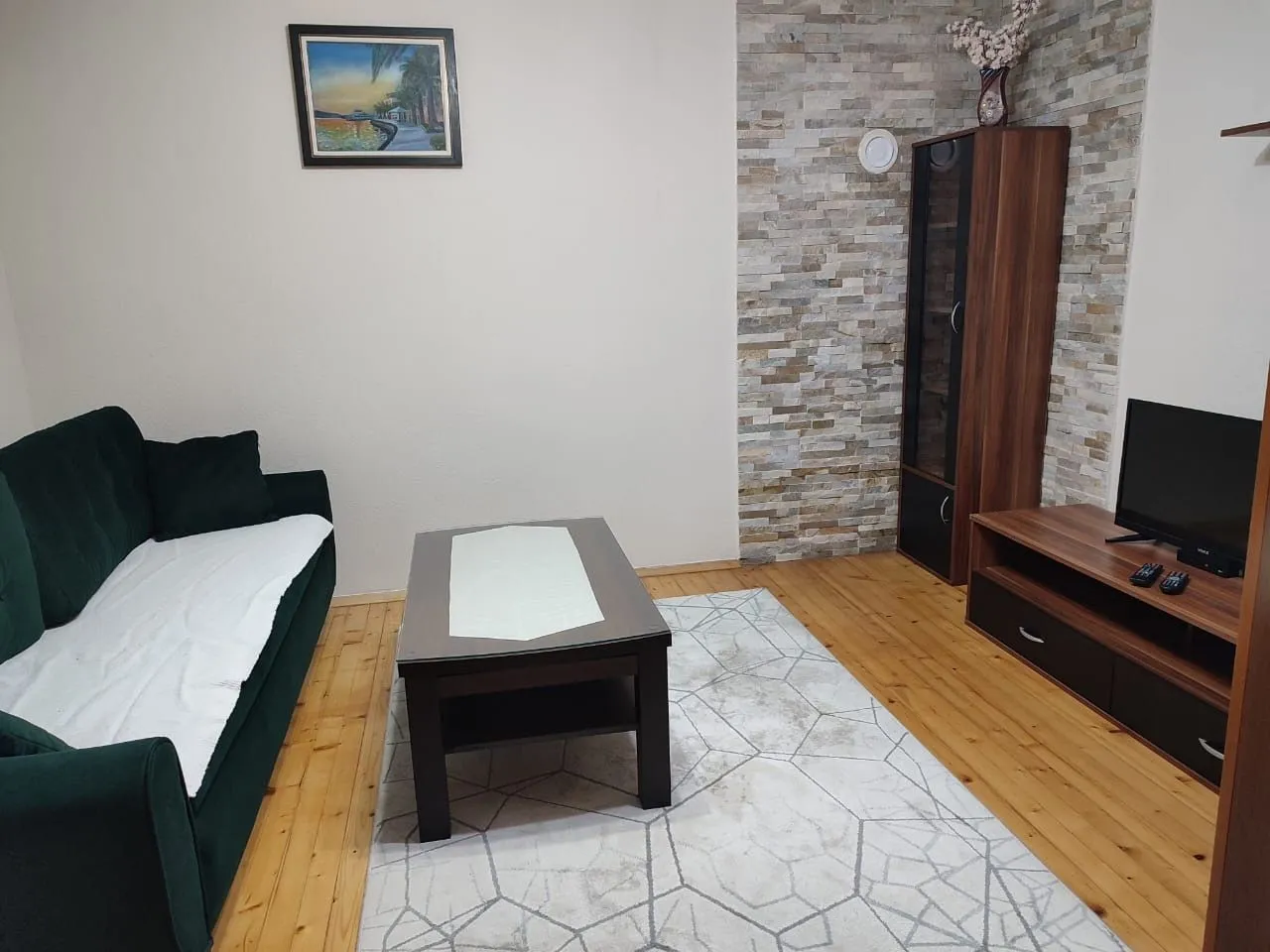 Izdavanje, jednosoban stan, 42m², Tripovići, Tivat