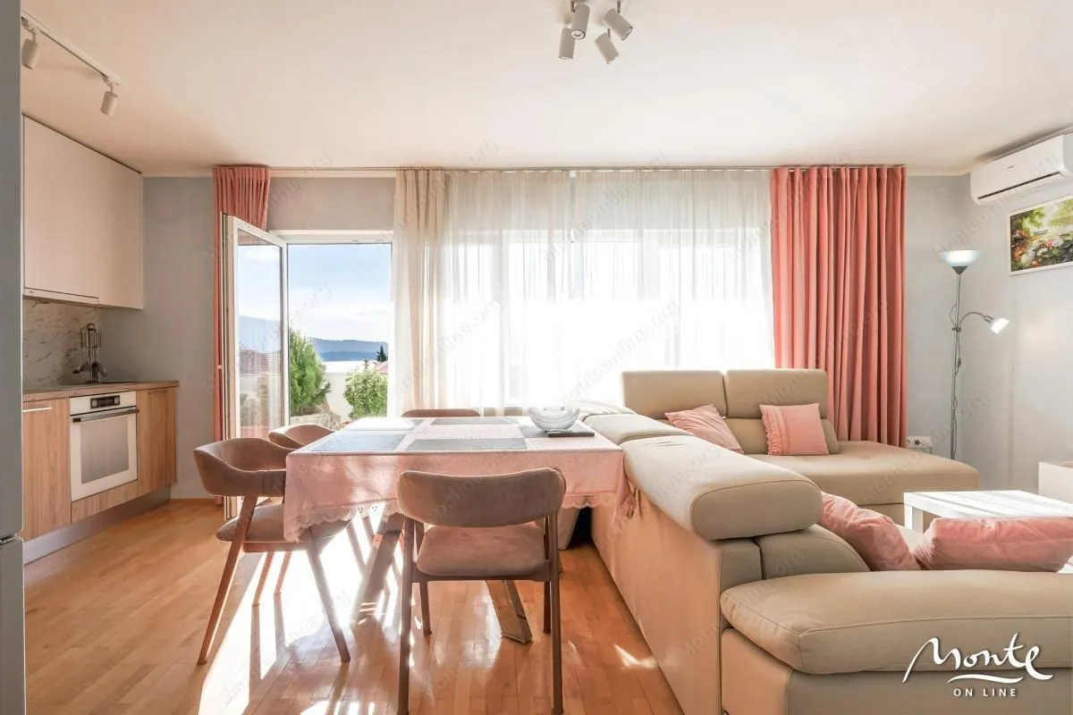 Sale, two bedroom apartment, 110m², Centar, Tivat