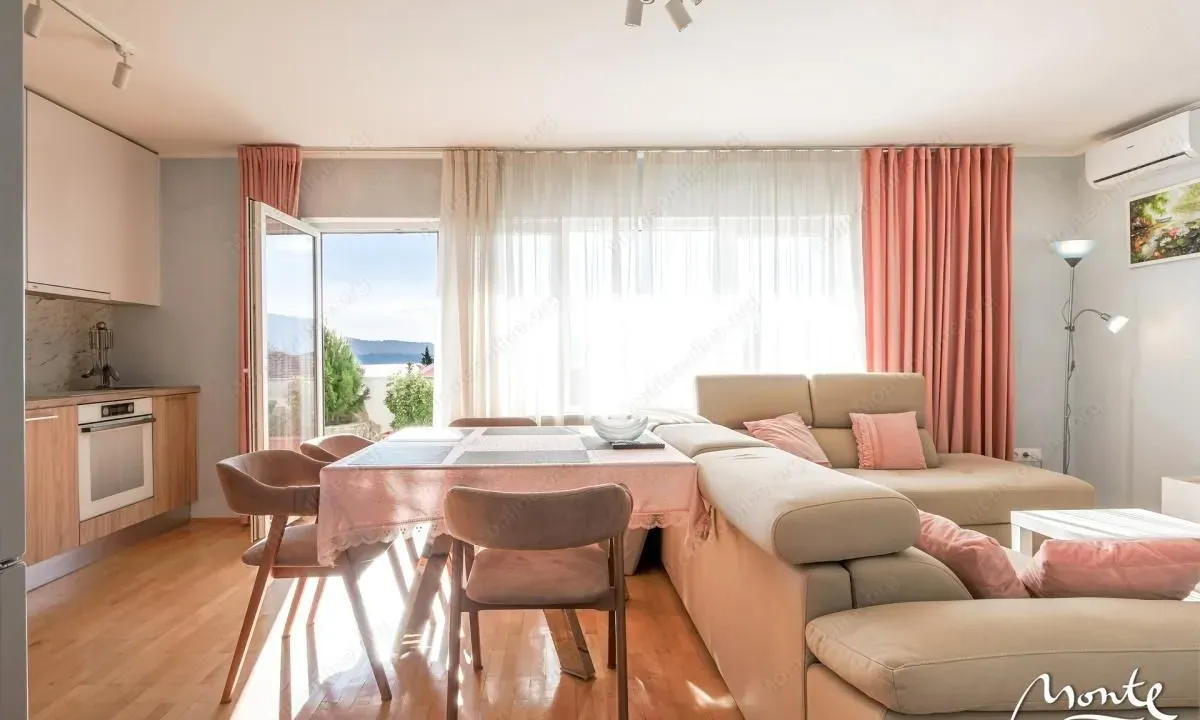 Sale, two bedroom apartment, 110m², Centar, Tivat