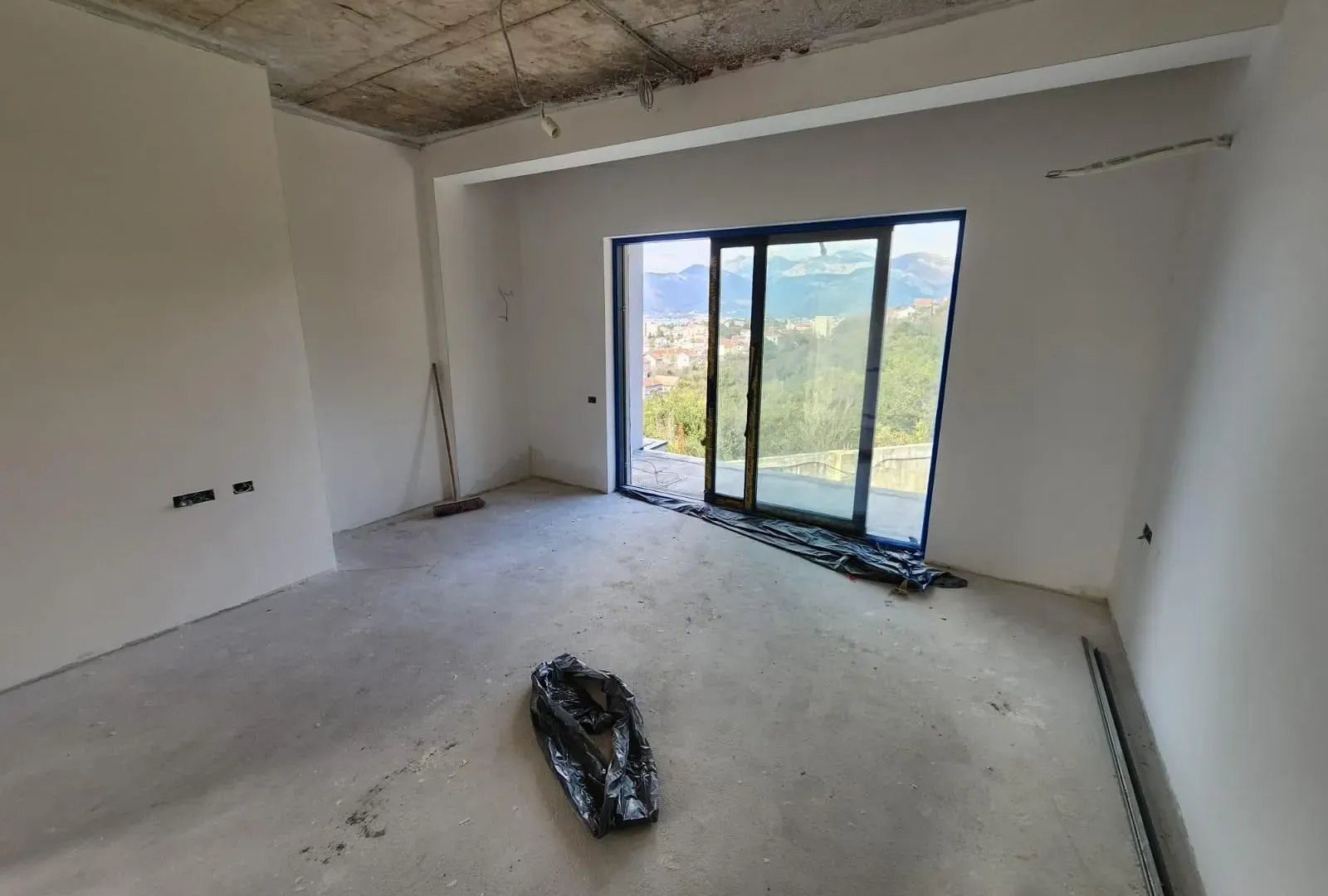 Prodaja, kuća, 230m², Kalimanj, Tivat