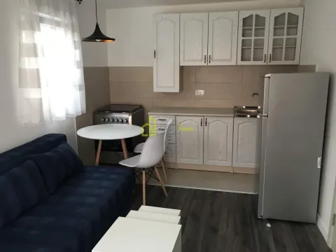 Rent, house, 20m², Tološi, Podgorica - image 8