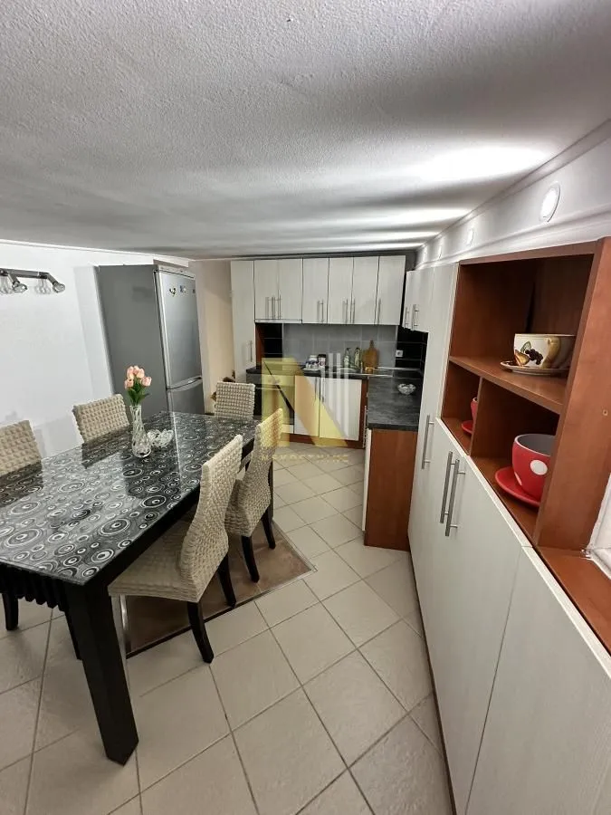 Izdavanje, trosoban stan, 81m², Podbara, Novi Sad Sve Podlokacije