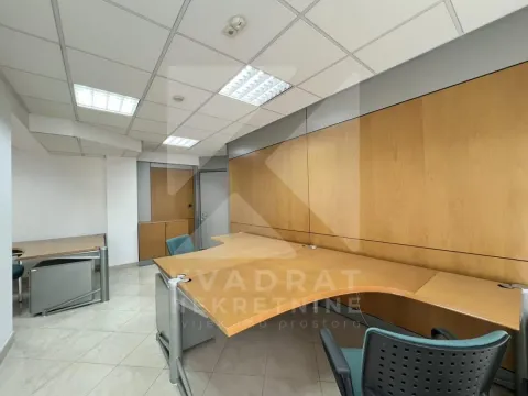 Rent, office space, 412m², Preko Morače, Podgorica - image 19