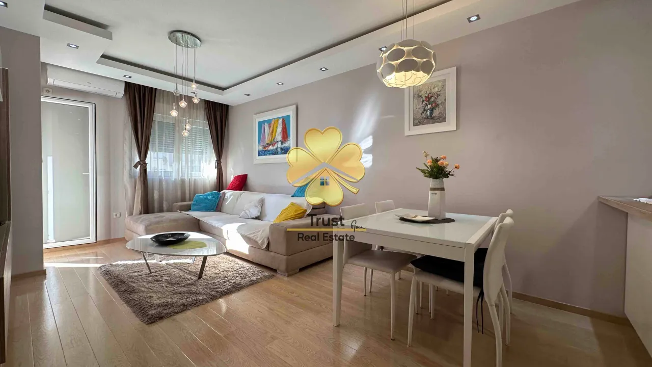 Izdavanje, dvosoban stan, 65m², City Kvart, Podgorica