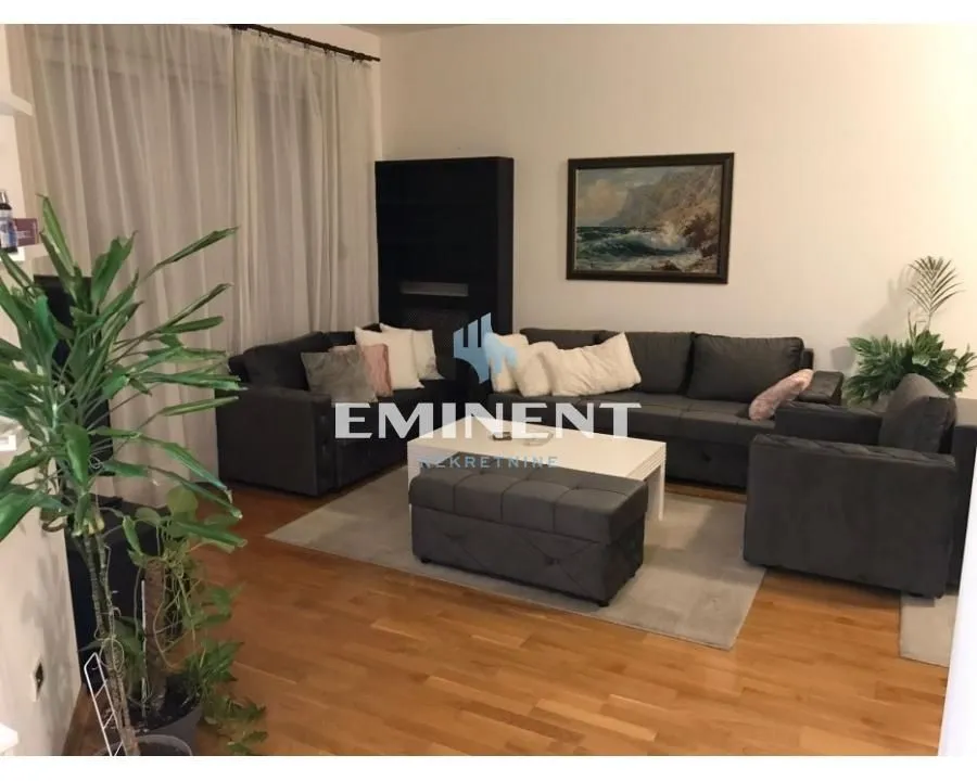 Izdavanje, četvorosoban stan, 100m², Crveni Krst, Beograd