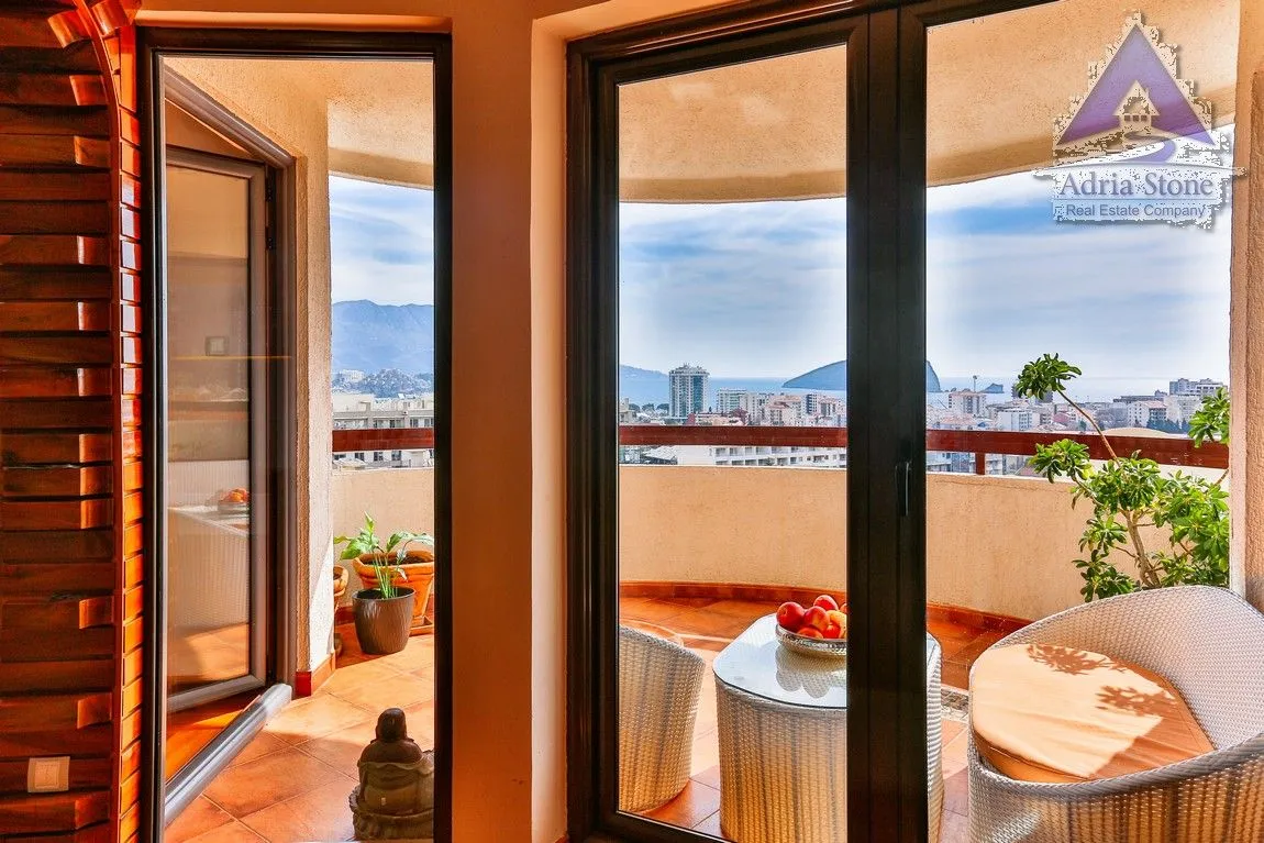 Izdavanje, trosoban stan, 156m², Dubovica, Budva