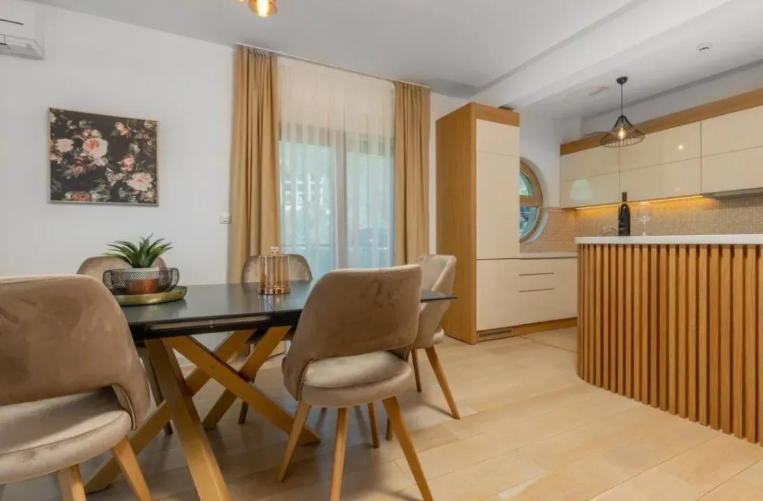 Sale, three bedroom apartment, 110m², Pržno, Budva