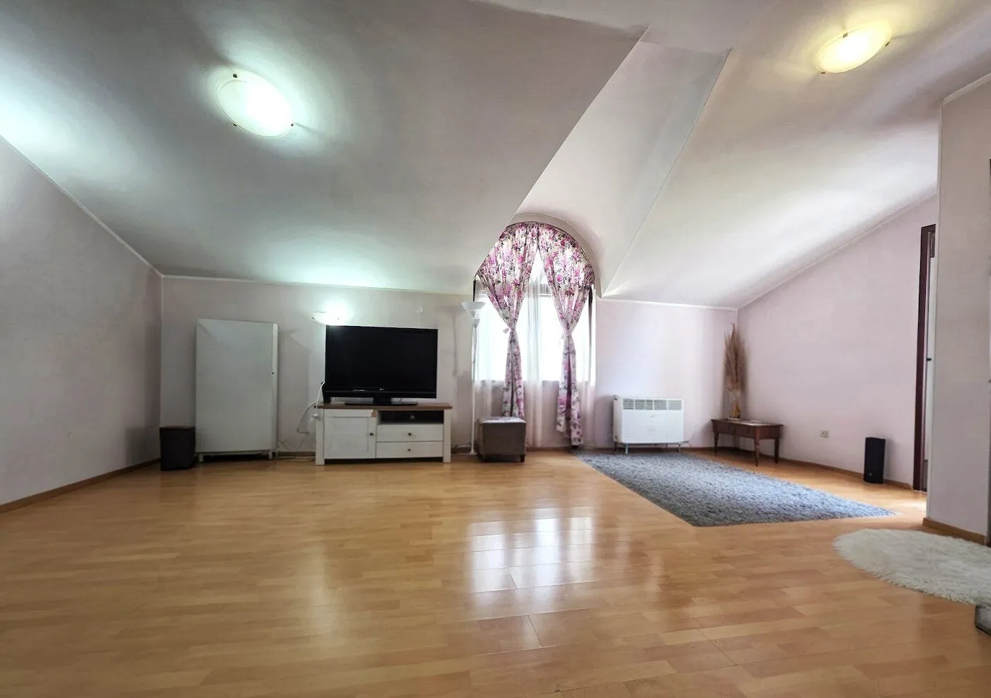 Rent, office space, 108m², Stara Varoš, Podgorica