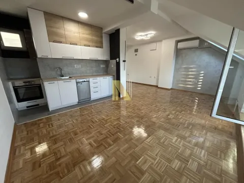 Izdavanje, trosoban stan, 96m², Bulevar Evrope, Novi Sad Sve Podlokacije - image 2