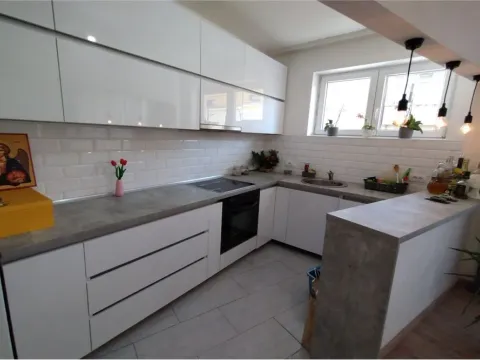 Izdavanje, jednosoban stan, 74m², Centar, Niš - image 2