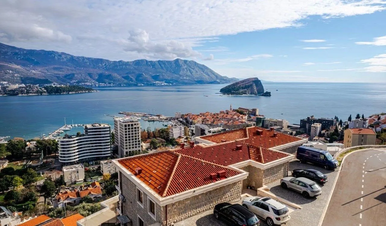 Prodaja, dvosoban stan, 73m², Komoševina, Budva