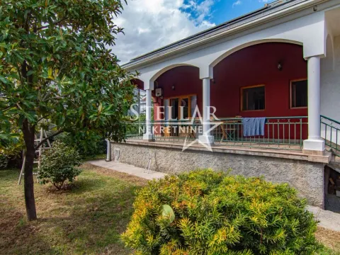 Rent, house, 220m², Tološi, Podgorica - image 24