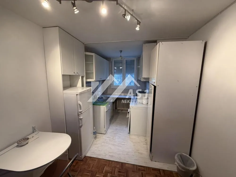 Izdavanje, dvosoban stan, 50m², Bulevar Oslobodjenja, Novi Sad Sve Podlokacije