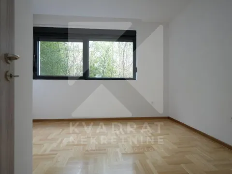 Izdavanje, poslovni prostor, 95m², Pod Goricom, Podgorica - image 4