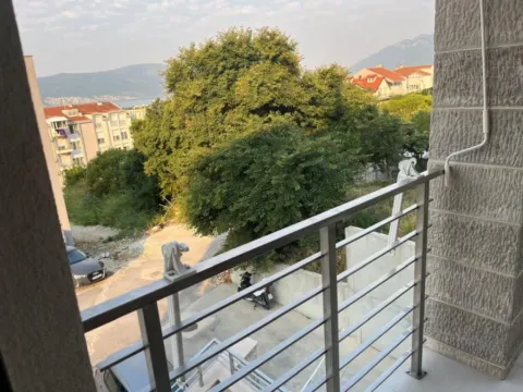 Izdavanje, dvosoban stan, 60m², Tivat, Crna Gora - image 5