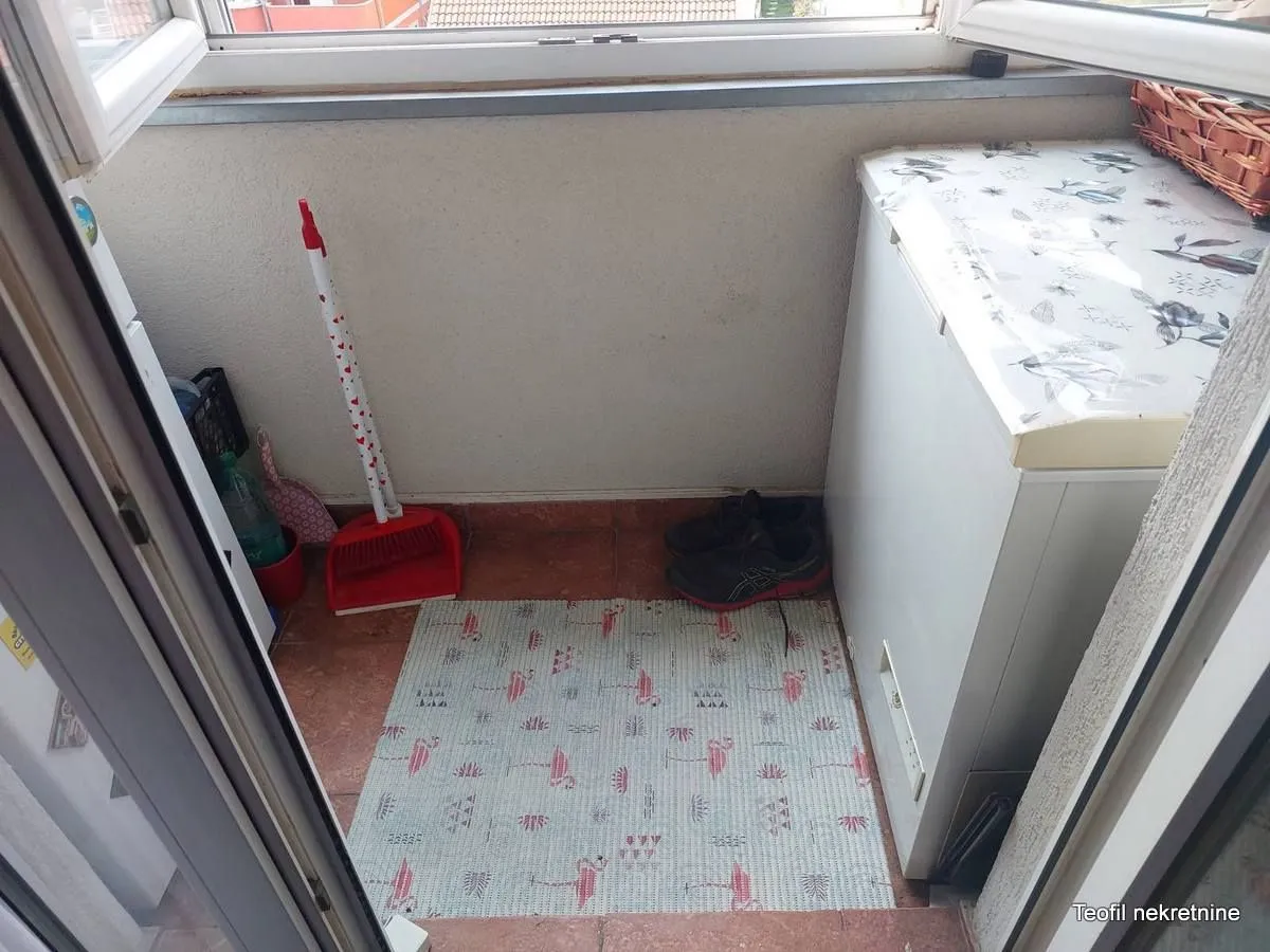 Prodaja, trosoban stan, 63m², Petlovo Brdo, Beograd